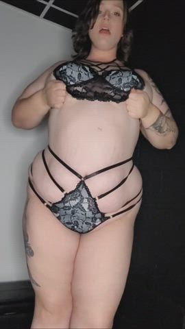 I wonder if anyone likes bbw milfs : video clip