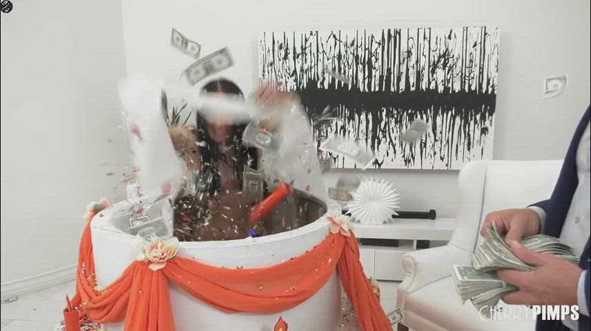 Gabriella Paltrova - The Nastiest Cake Walk : video clip