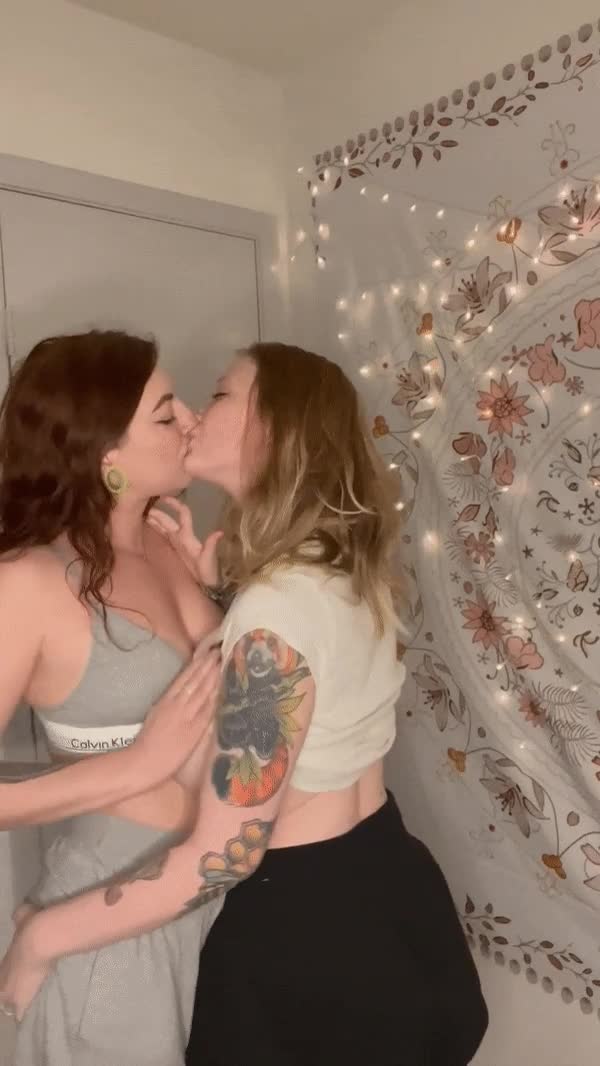 I love it when my bestie grabs my boobs : video clip