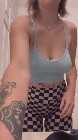 Which is better - natural pits or natural tits? I have both! : video clip