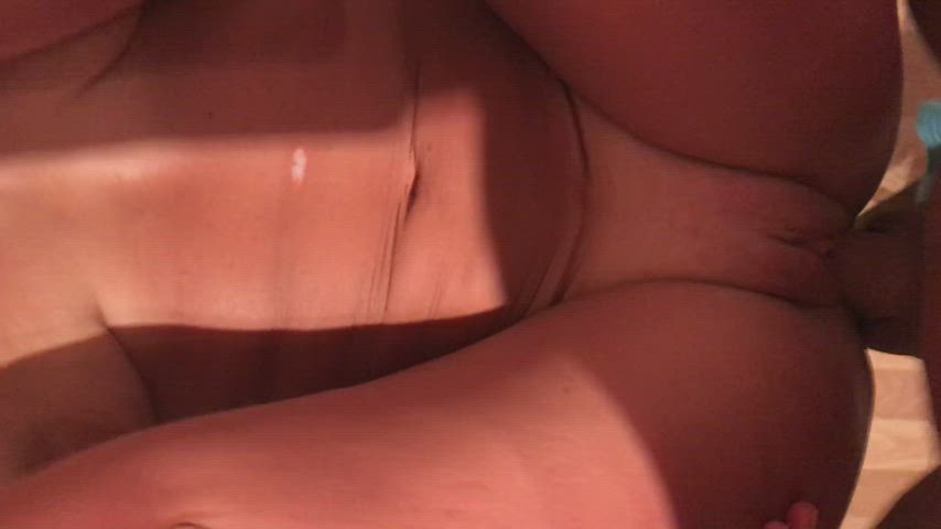 Big load on my belly after hot missionary fuck : video clip