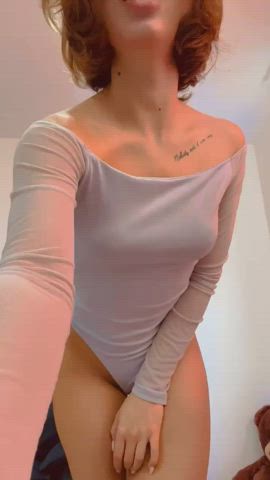 Who’s this beauty?? : video clip