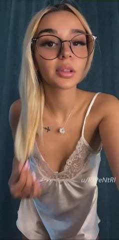 A little pause in the day to tease you : video clip