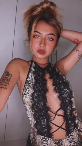 i’ll suck you on the first date 💦 : video clip
