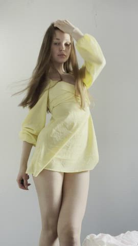 would u rip that dress off me : video clip