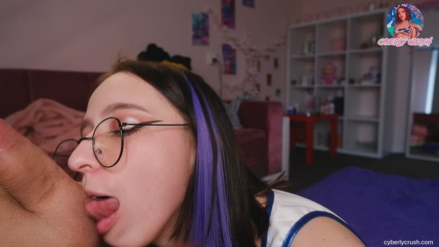 Please, don`t tell my mom that I am a cocksuking addicted slut : video clip