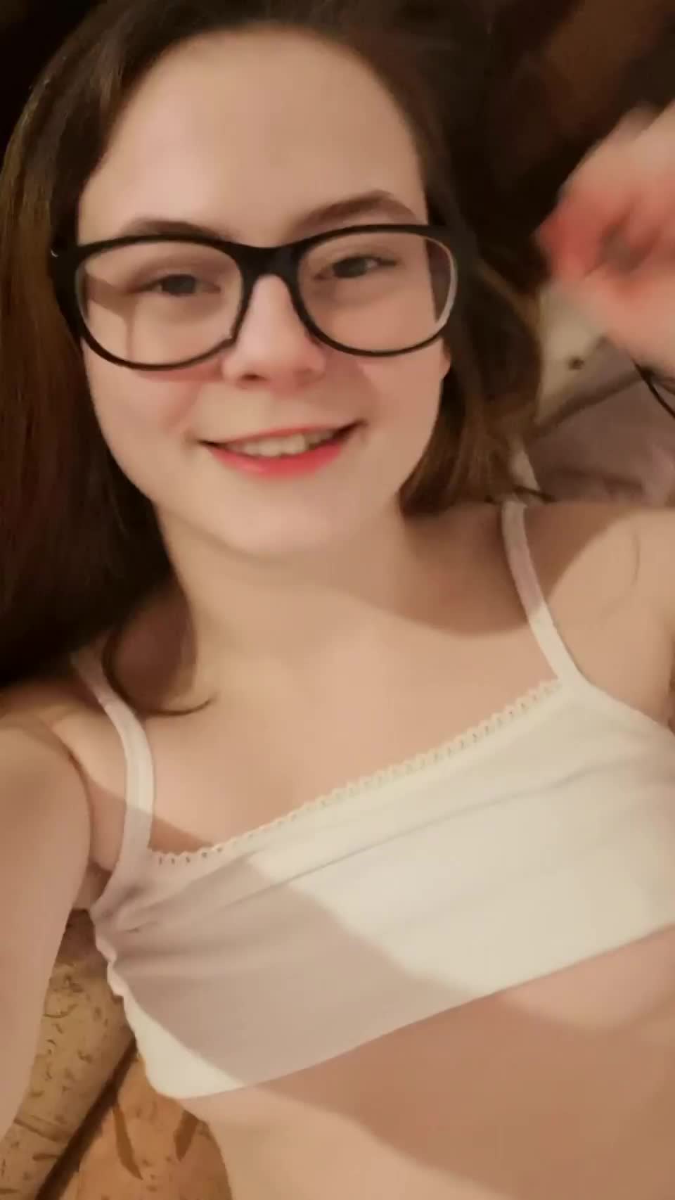 Start your weekend with my sweet pussy :3 : video clip