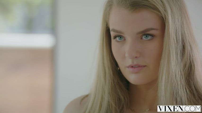 Mia Melano is so hot : video clip
