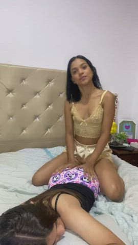 My friend and I play before bedtime 😈 : video clip