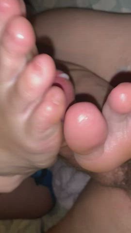 The way it slides down my feet : video clip