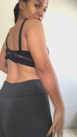 My leggings bother me a bit, how am I now? : video clip