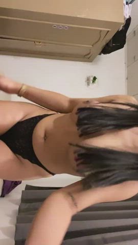 Flexin' my body to y'all coz someone told me I'm ugly as F. Smash or Pass? Add me x : video clip