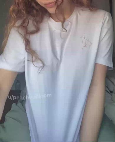 I’m in your bed like this… what is your next move? (19f) : video clip