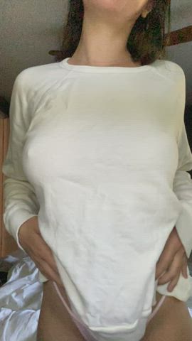 Can my boobs make you hard? : video clip