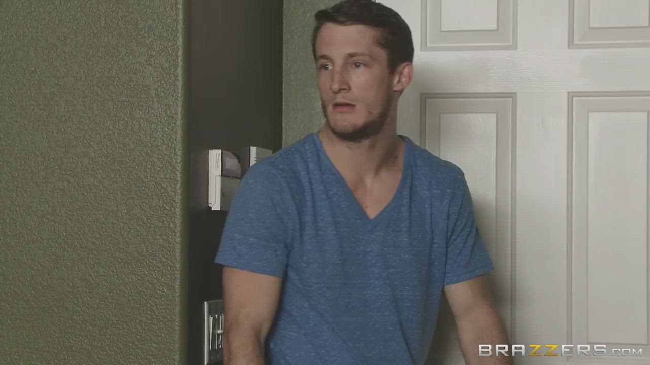 Sneaky Mom : video clip
