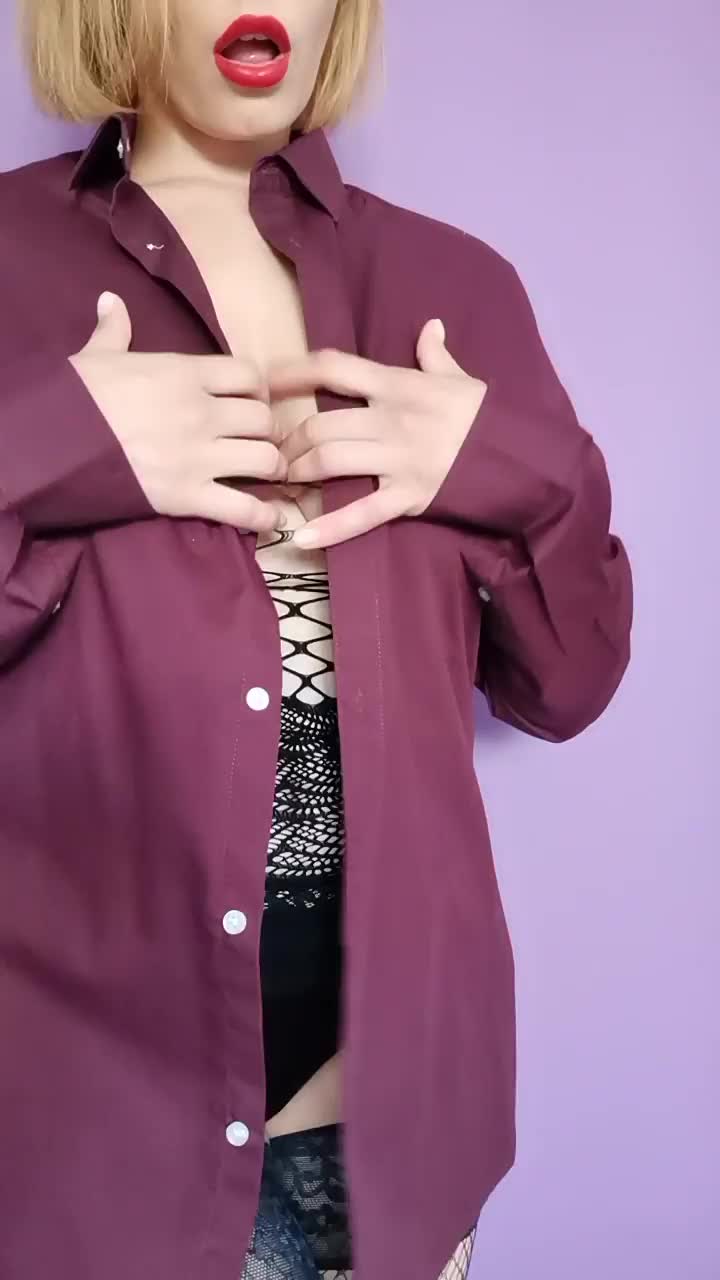 Wish I had your mouth on them : video clip