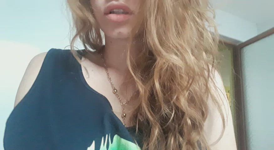 Hope I make at least 20 guys cum with my cute titty drop! : video clip