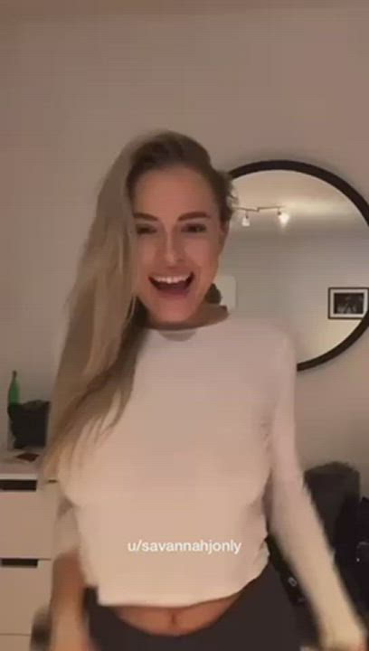 Look what happens when I touch my boobs : video clip