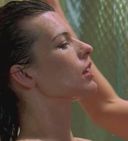 Mila Jovovich : video clip