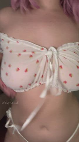 POV: I’m your girlfriend and I’m wearing this top out in public : video clip