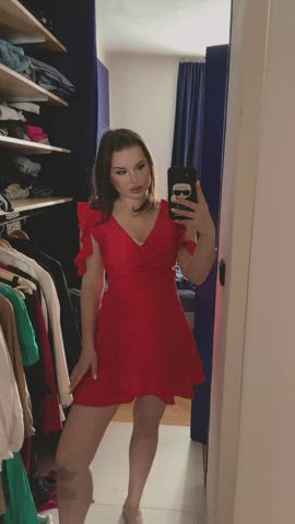 Is this how I should wear my dress? : video clip
