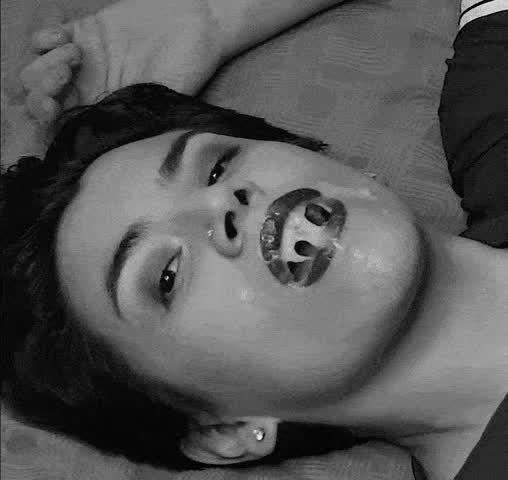 Playing with his cum : video clip