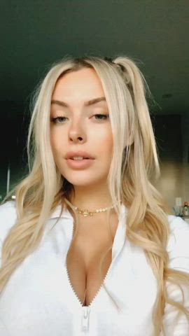 Famous blonde with amazing body🍈🍑💯💦 : video clip