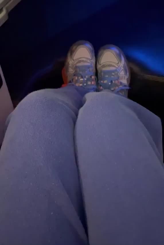 What would you do if you saw me doing this in the plane? [GIF] : video clip