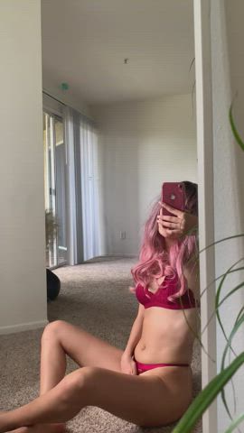 I’m hungry for a hard cock : video clip