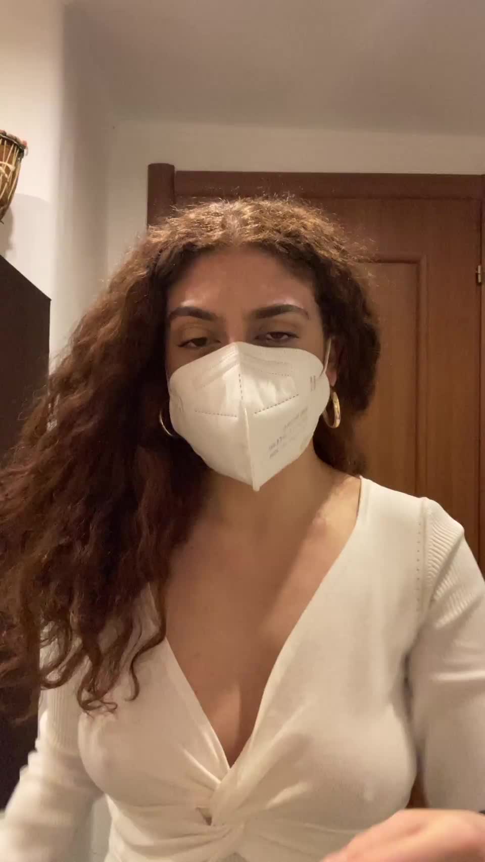 Wanna dump your load in a redhead ? 😏 : video clip