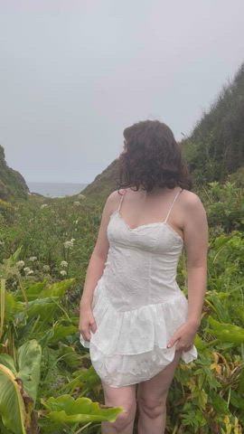 Flashing everything on a popular hiking trail 🙈 [gif] : video clip