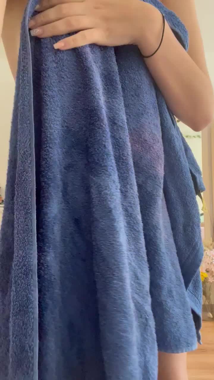 I am insecure posting my boobs online.. Hope you enjoy.. <3 : video clip