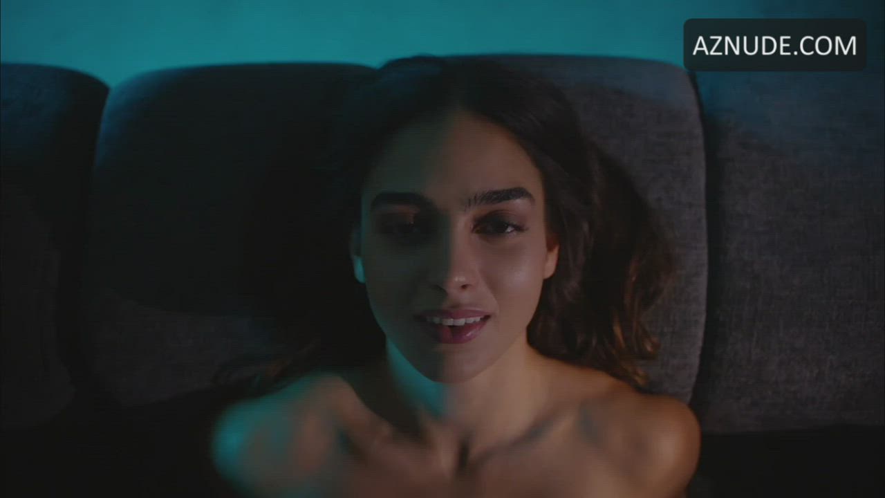 Melissa Barrera Getting her Pussy Eaten Out While Participating in a Orgy. : video clip