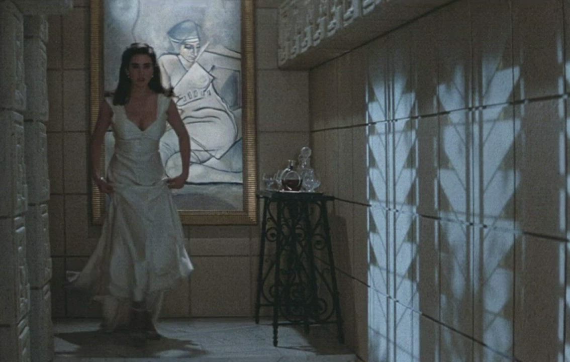 Jennifer Connelly's hour glass figure and wobbly cleavage : video clip