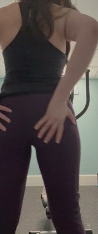 🔥35 yo MILF ready to work out! 🤸‍♂️ Do you like the progress so far? 🔥 : video clip