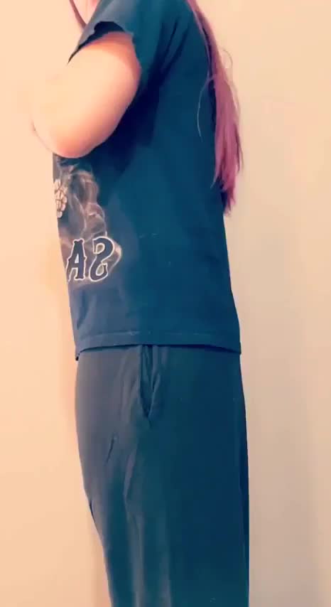 Hoping at least my ass or tits surprise you : video clip