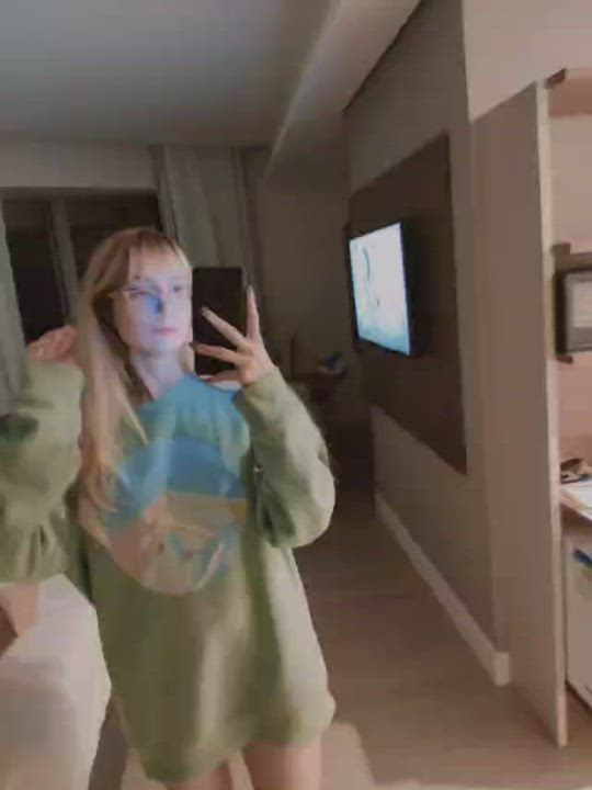 19 & ready to be fucked daddy : video clip