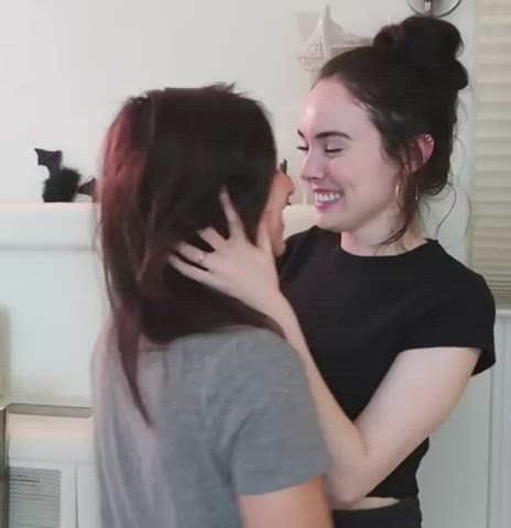 Anyone know the source or names of these lesbians? : video clip