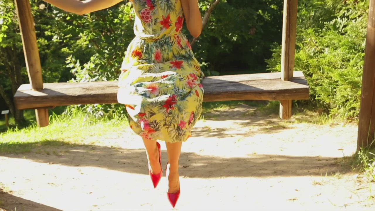 Tiny Tits In The Park : video clip