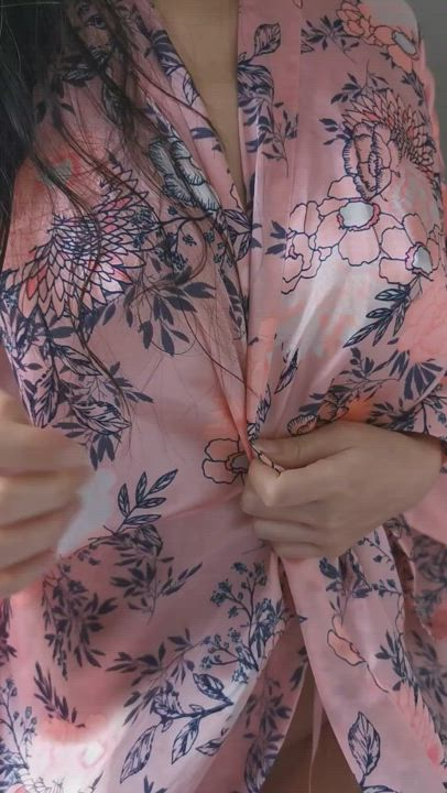 If I'm a cute enough flasher, will you forgive me? : video clip