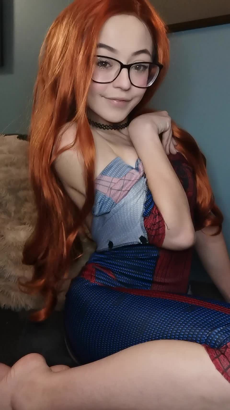 Wanna shoot your web inside me? : video clip