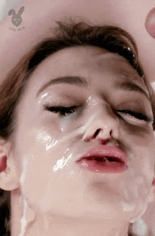 Covering her whole face : video clip