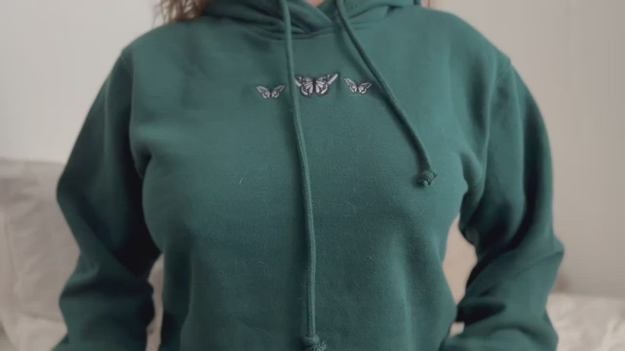 I might be short, but I'm loyal and you'll always have access to my huge natural boobs : video clip