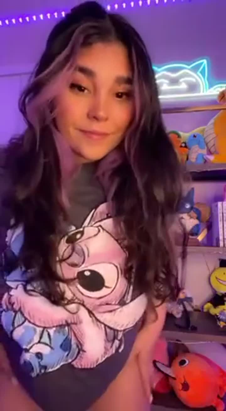 Wondering if I look fuckable to daddy : video clip