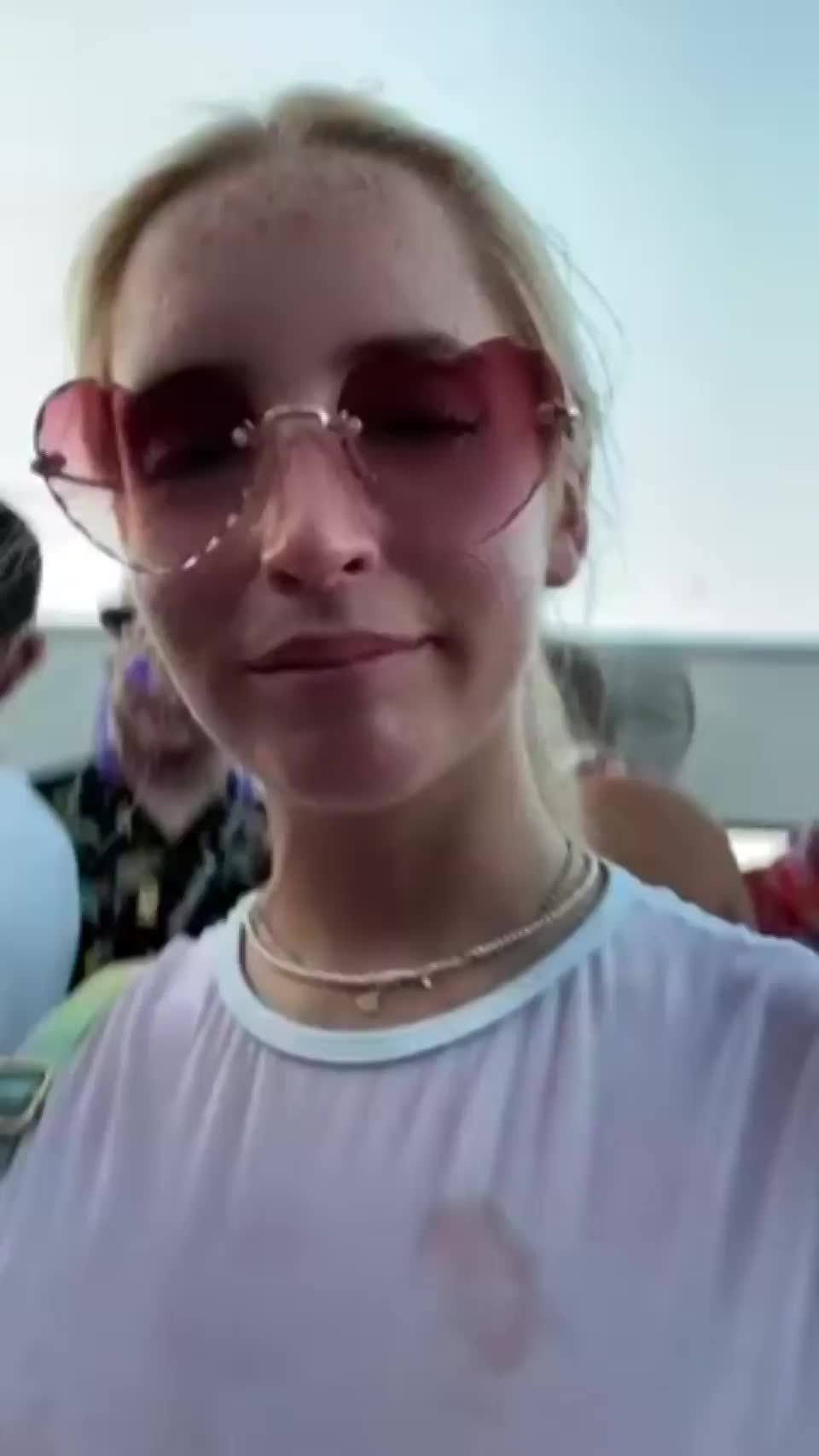 the real party is up here : video clip