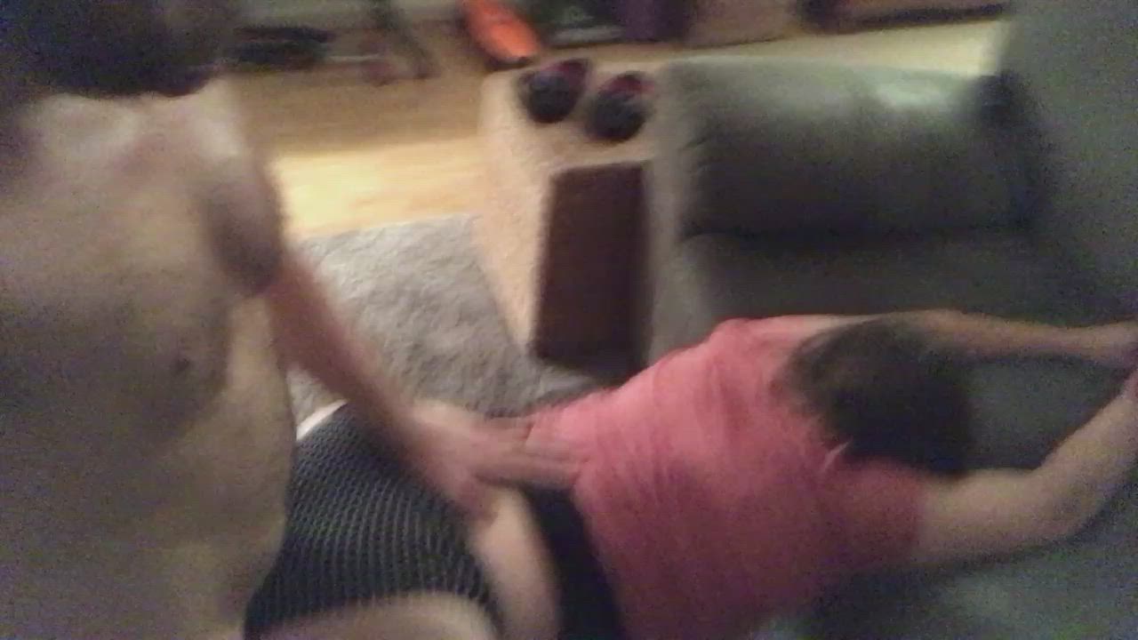 Fucking my wife on the living room floor : video clip