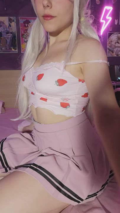 Be honest would you masturbate to my nudes if I ever sent you some😀 : video clip