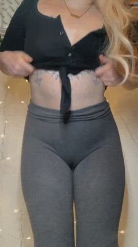 4’11 and 100lbs… I’m perfect breeding material : video clip