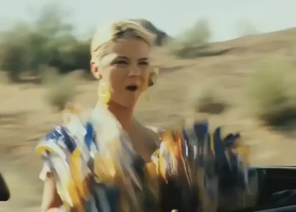 Ashlynn Brooke. Piranha 3D. 2010 : video clip