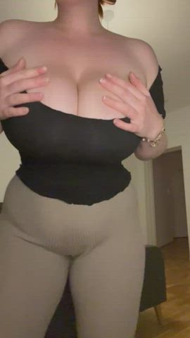 heard you like chubby girls with big tiddies? Here’s one : video clip